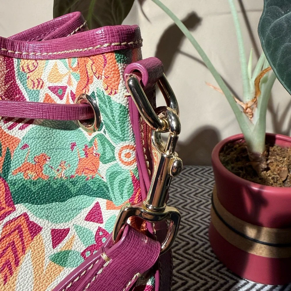 Disney x Dooney & Bourke Lion King 30th Anniversary Bucket Bag - Like New/EUC - Picture 3 of 16